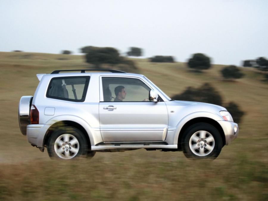  Mitsubishi Montero 3-Door 1999 года  (фото 6 из 21)